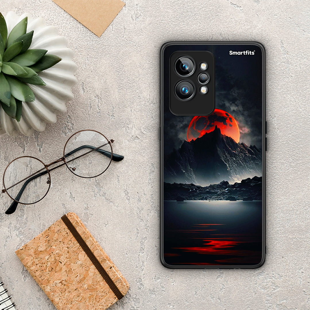 Θήκη Realme GT2 Red Full Moon από τη Smartfits με σχέδιο στο πίσω μέρος και μαύρο περίβλημα | Realme GT2 Red Full Moon Case with Colorful Back and Black Bezels