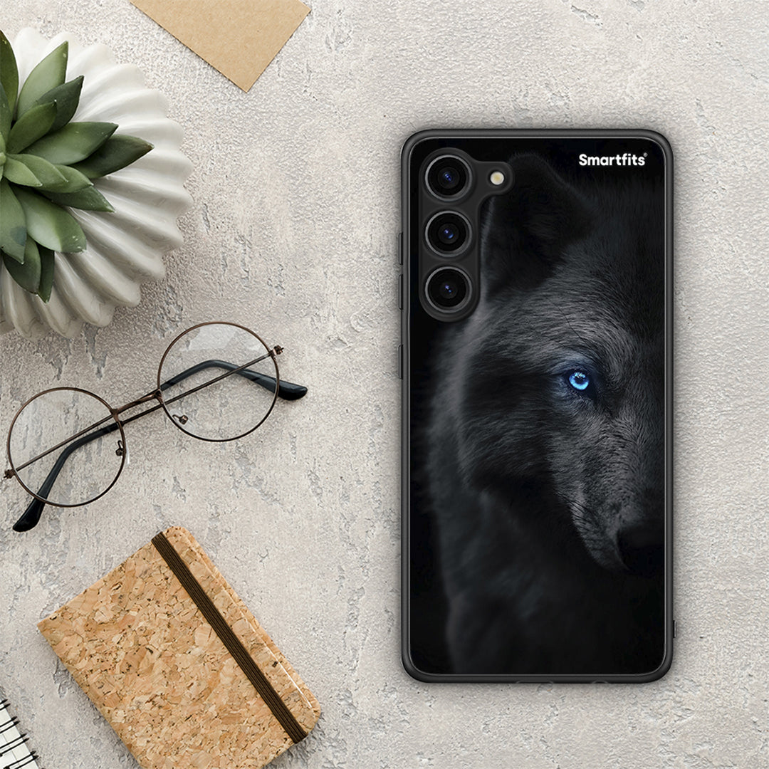Θήκη Samsung Galaxy S23 Plus Dark Wolf από τη Smartfits με σχέδιο στο πίσω μέρος και μαύρο περίβλημα | Samsung Galaxy S23 Plus Dark Wolf Case with Colorful Back and Black Bezels