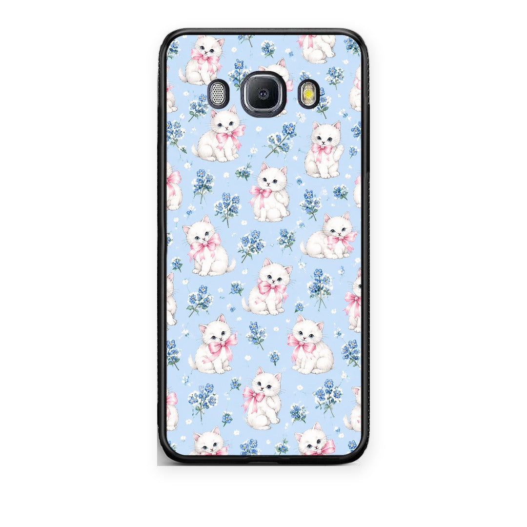 Θήκη Samsung Galaxy J7 2016 White Kittens and Blue Flowers Small από τη Smartfits με σχέδιο στο πίσω μέρος και μαύρο περίβλημα | Samsung Galaxy J7 2016 White Kittens and Blue Flowers Small case with colorful back and black bezels