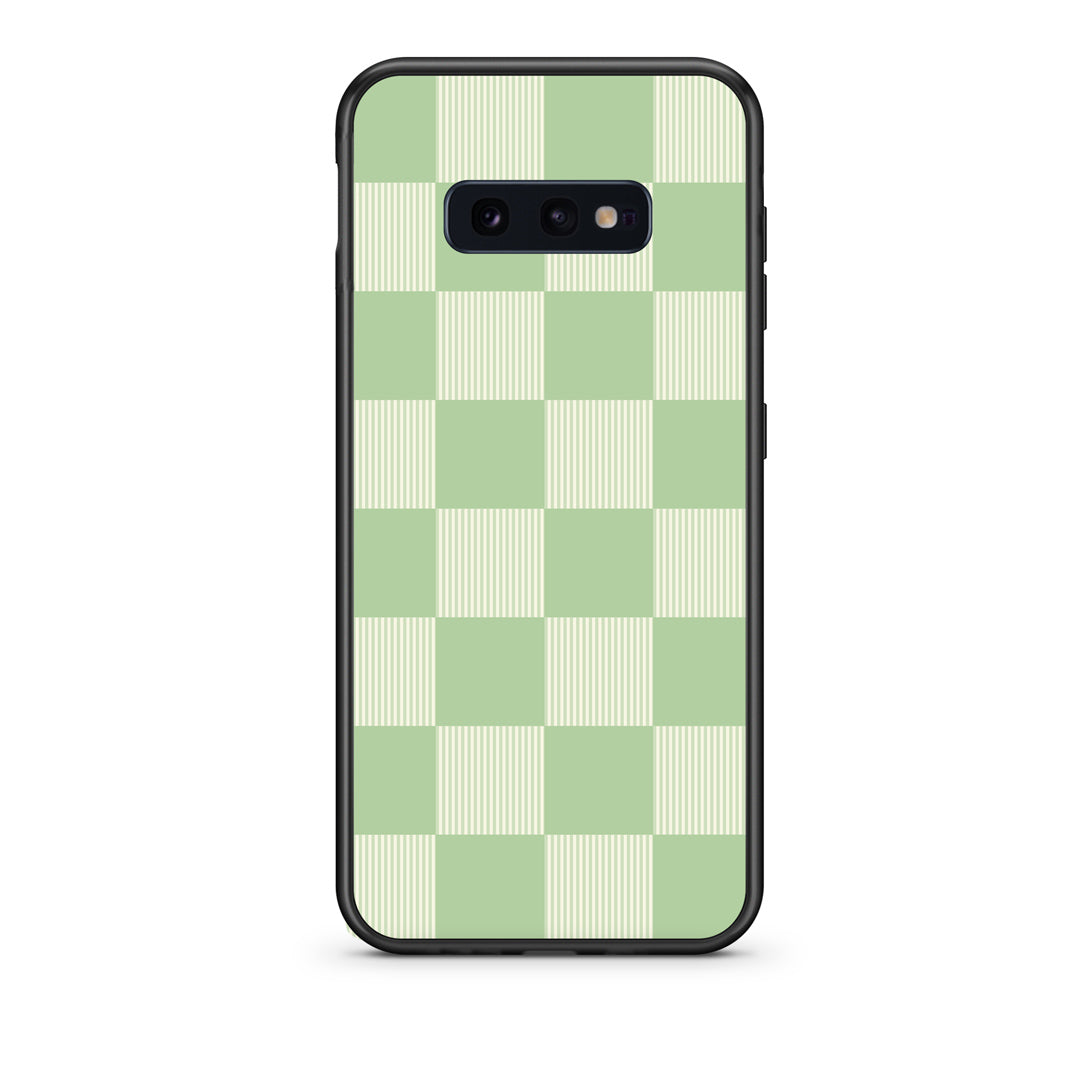 Θήκη Samsung Galaxy S10e Sage and Cream Striped Checks από τη Smartfits με σχέδιο στο πίσω μέρος και μαύρο περίβλημα | Samsung Galaxy S10e Sage and Cream Striped Checks case with colorful back and black bezels