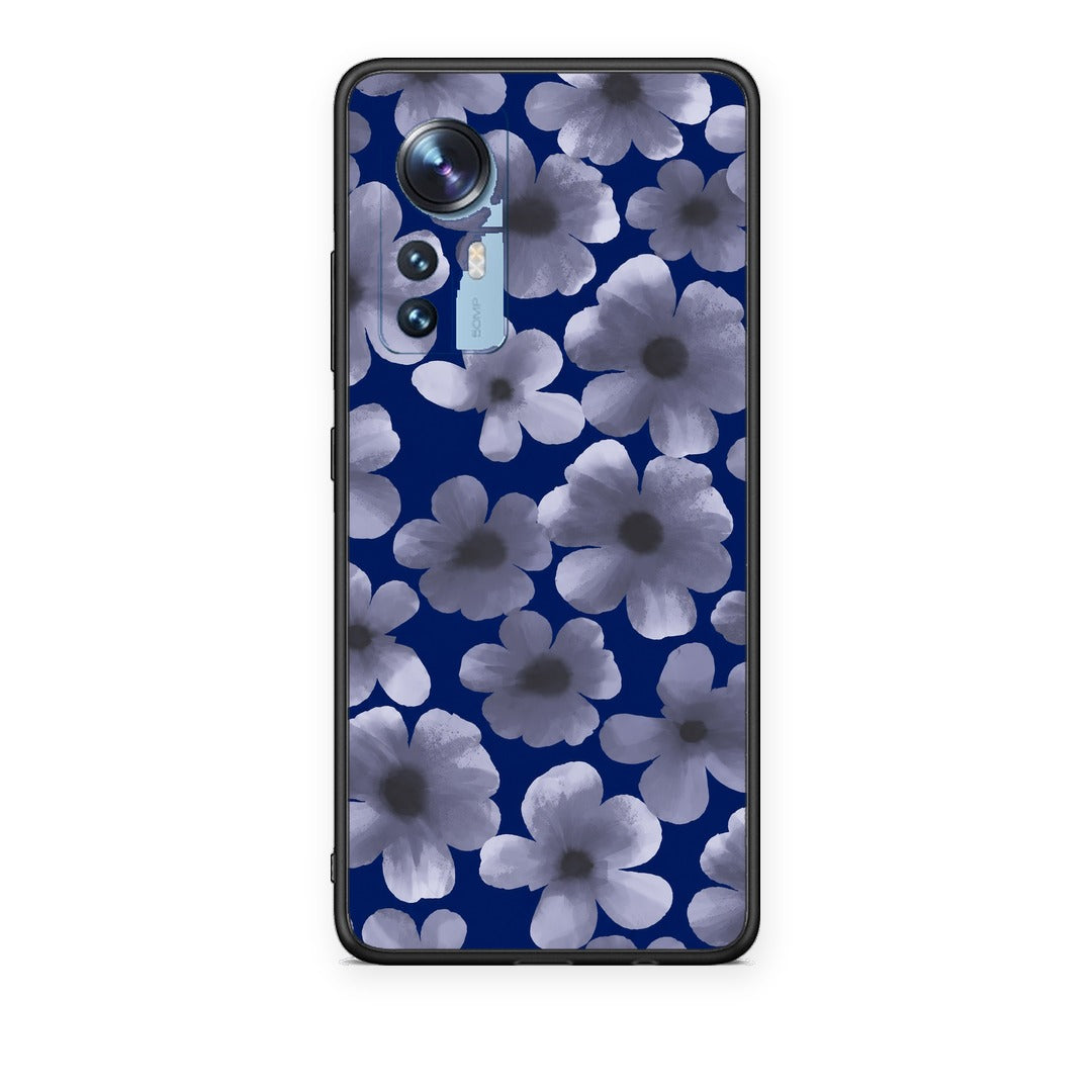 Θήκη Xiaomi 12 / 12X 5G Pale Blue Flowers on Navy από τη Smartfits με σχέδιο στο πίσω μέρος και μαύρο περίβλημα | Xiaomi 12 / 12X 5G Pale Blue Flowers on Navy case with colorful back and black bezels