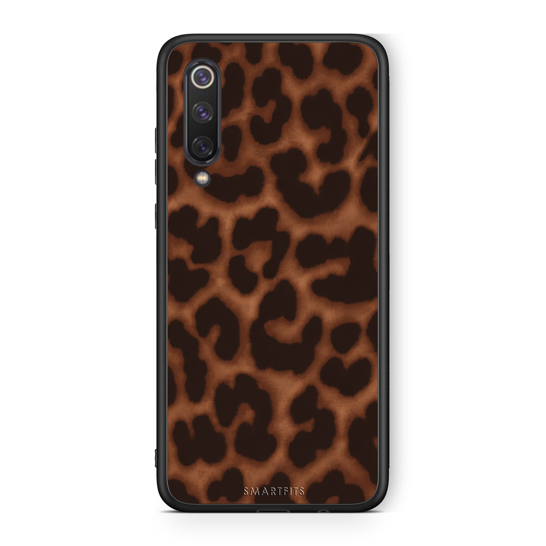 Θήκη Xiaomi Mi 9 SE Leopard Print Dark Brown από τη Smartfits με σχέδιο στο πίσω μέρος και μαύρο περίβλημα | Xiaomi Mi 9 SE Leopard Print Dark Brown case with colorful back and black bezels