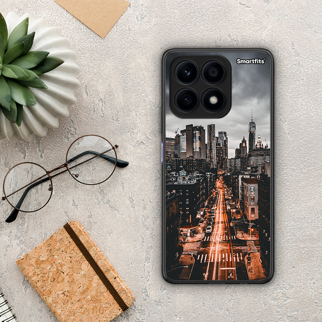 Θήκη Honor X8a City Lights από τη Smartfits με σχέδιο στο πίσω μέρος και μαύρο περίβλημα | Honor X8a City Lights Case with Colorful Back and Black Bezels