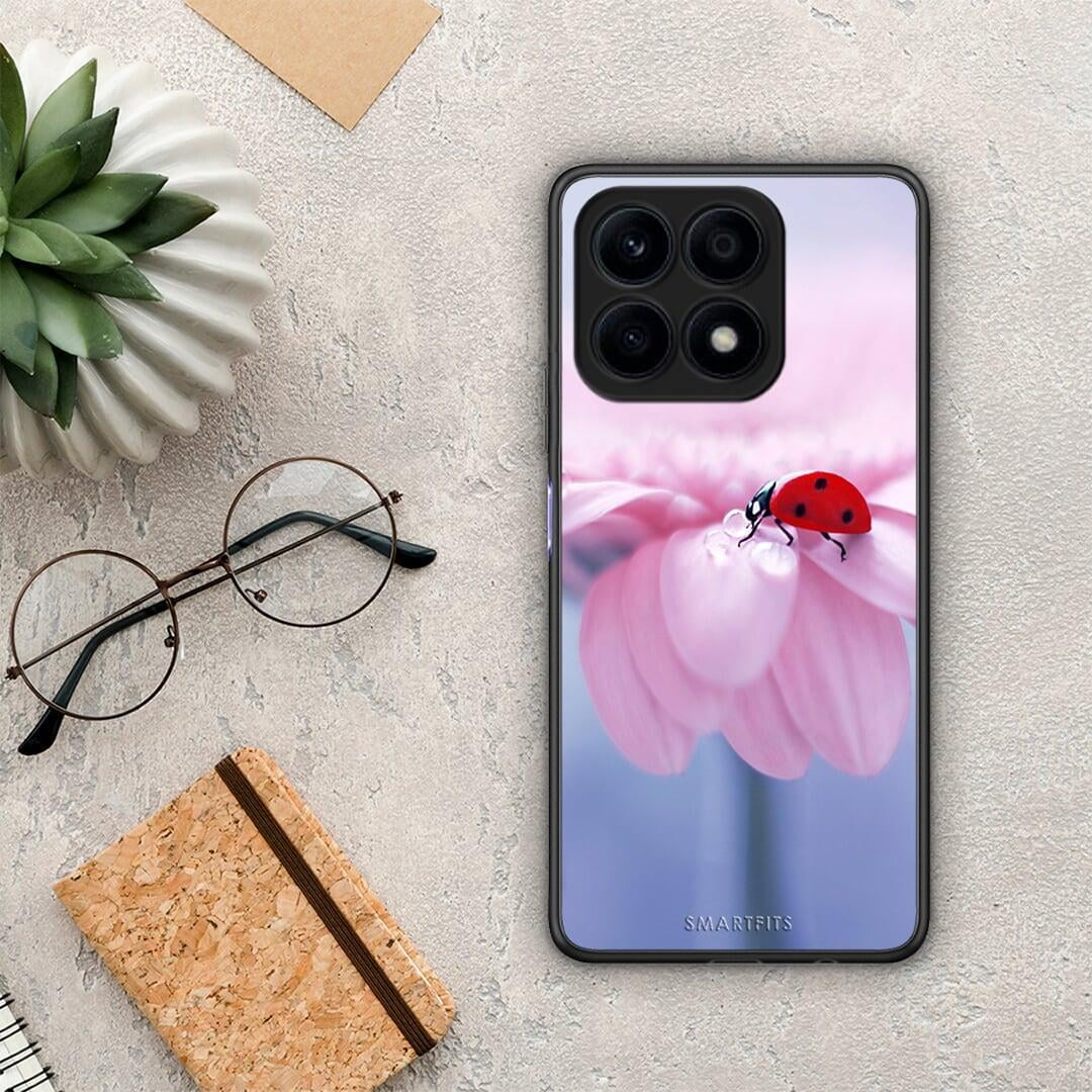 Θήκη Honor X8a Ladybug Flower από τη Smartfits με σχέδιο στο πίσω μέρος και μαύρο περίβλημα | Honor X8a Ladybug Flower Case with Colorful Back and Black Bezels