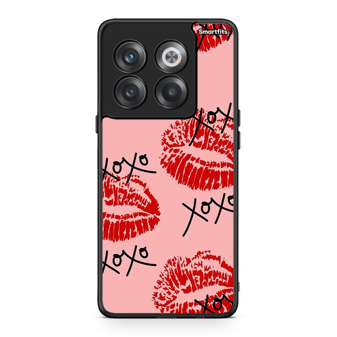 OnePlus 10T XOXO Lips θήκη από τη Smartfits με σχέδιο στο πίσω μέρος και μαύρο περίβλημα | Smartphone case with colorful back and black bezels by Smartfits