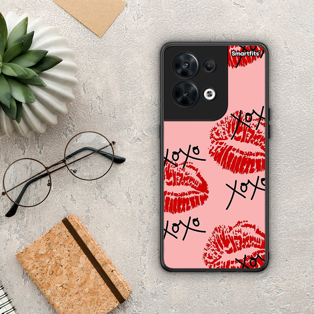 Θήκη Oppo Reno8 5G XOXO Lips από τη Smartfits με σχέδιο στο πίσω μέρος και μαύρο περίβλημα | Oppo Reno8 5G XOXO Lips Case with Colorful Back and Black Bezels