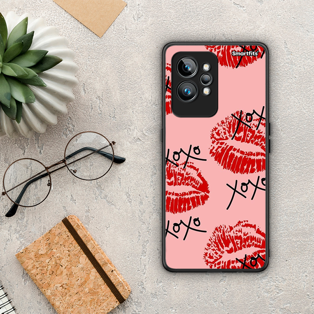 Θήκη Realme GT2 Pro XOXO Lips από τη Smartfits με σχέδιο στο πίσω μέρος και μαύρο περίβλημα | Realme GT2 Pro XOXO Lips Case with Colorful Back and Black Bezels