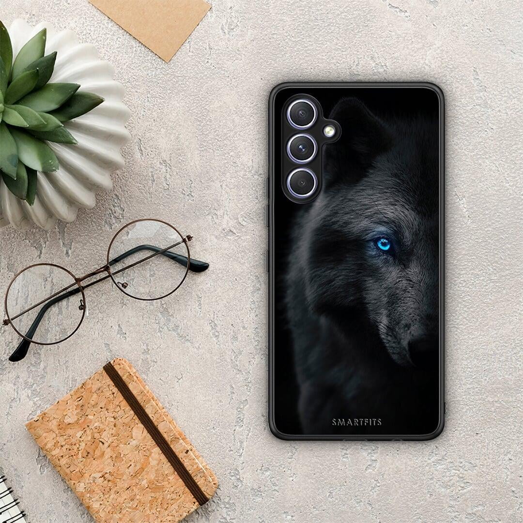 Θήκη Samsung Galaxy A54 Dark Wolf από τη Smartfits με σχέδιο στο πίσω μέρος και μαύρο περίβλημα | Samsung Galaxy A54 Dark Wolf Case with Colorful Back and Black Bezels