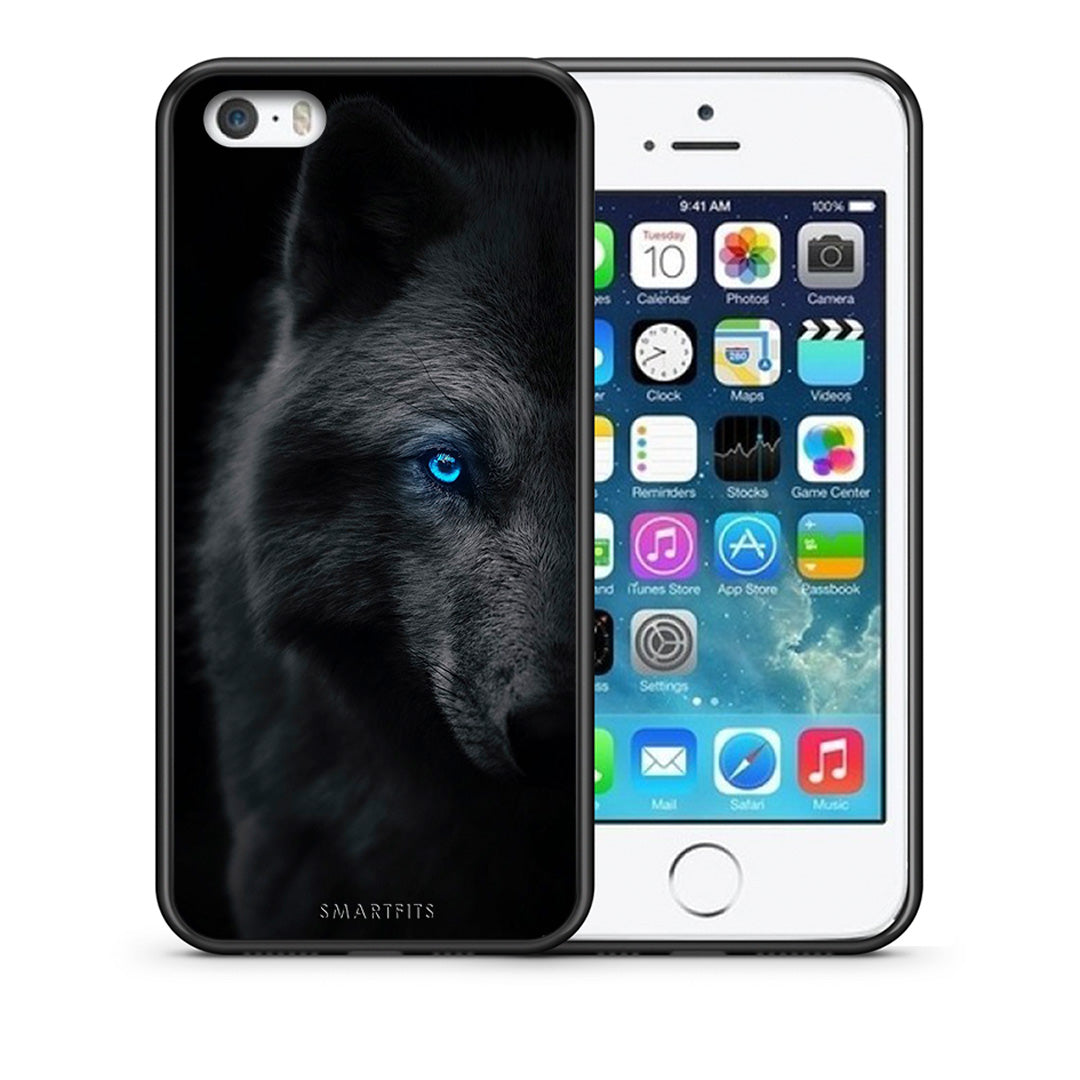 Θήκη iPhone 5/5s/SE Dark Wolf από τη Smartfits με σχέδιο στο πίσω μέρος και μαύρο περίβλημα | iPhone 5/5s/SE Dark Wolf case with colorful back and black bezels