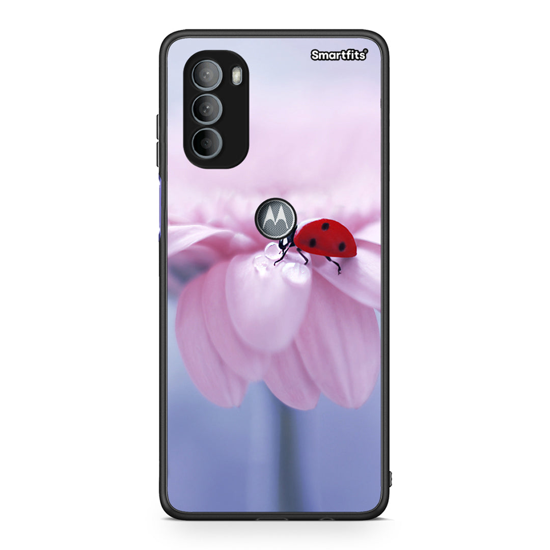 Motorola Moto G31 Ladybug Flower θήκη από τη Smartfits με σχέδιο στο πίσω μέρος και μαύρο περίβλημα | Smartphone case with colorful back and black bezels by Smartfits