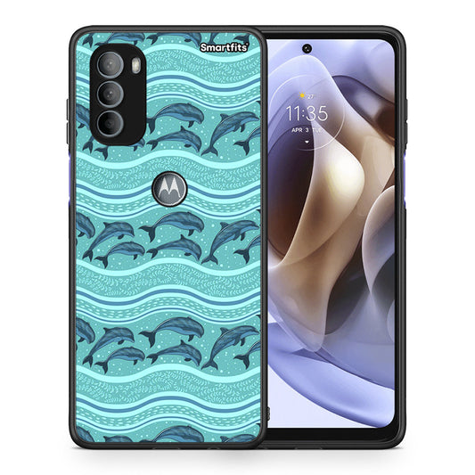 Θήκη Motorola Moto G31 Swimming Dolphins από τη Smartfits με σχέδιο στο πίσω μέρος και μαύρο περίβλημα | Motorola Moto G31 Swimming Dolphins case with colorful back and black bezels