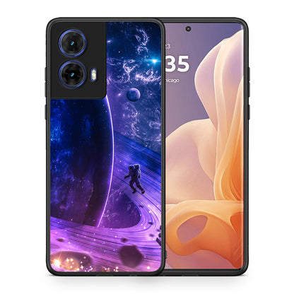 Θήκη Motorola Moto G85 Lost Astronaut από τη Smartfits με σχέδιο στο πίσω μέρος και μαύρο περίβλημα | Motorola Moto G85 Lost Astronaut case with colorful back and black bezels