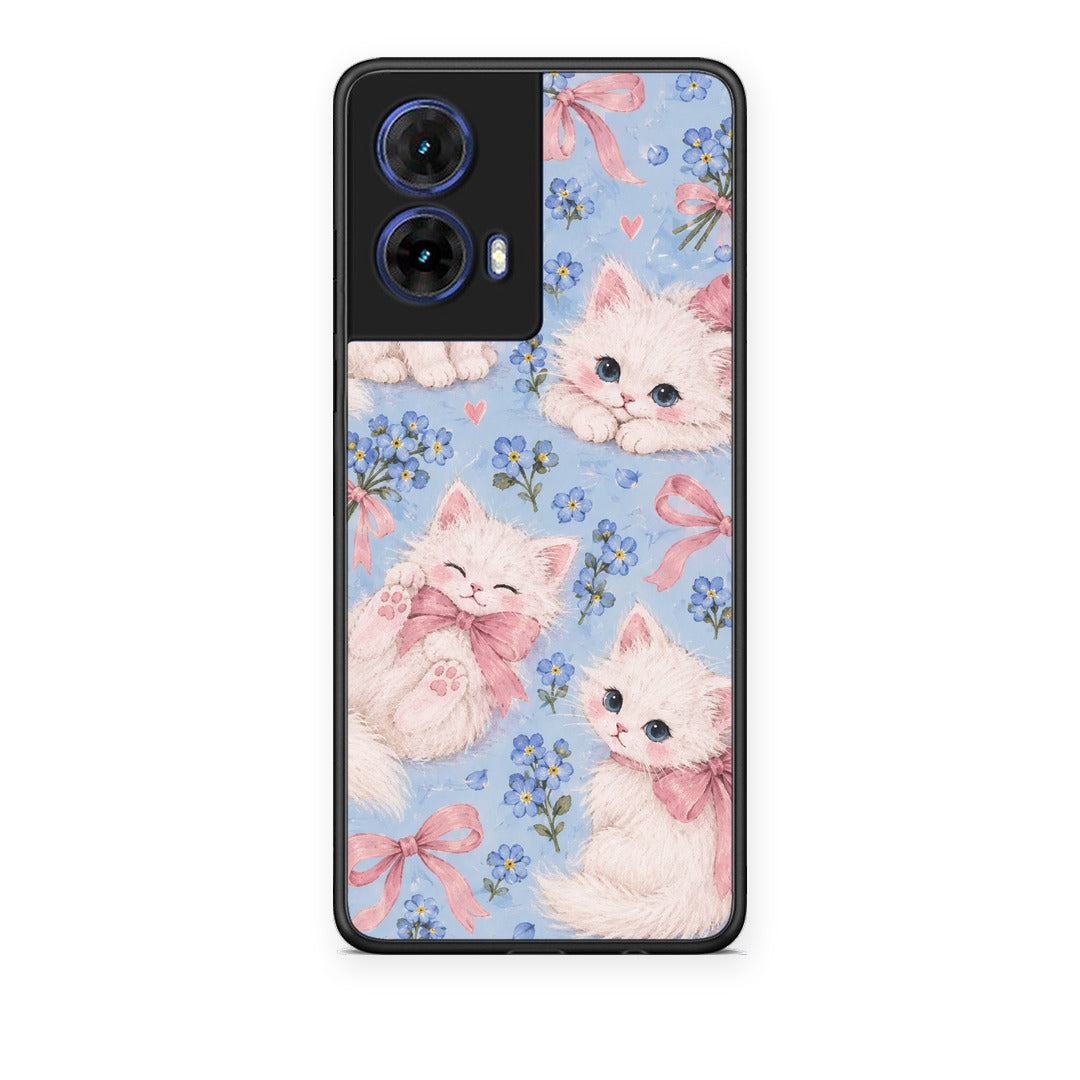 Θήκη Motorola Moto G85 White Kittens and Blue Flowers Large από τη Smartfits με σχέδιο στο πίσω μέρος και μαύρο περίβλημα | Motorola Moto G85 White Kittens and Blue Flowers Large case with colorful back and black bezels