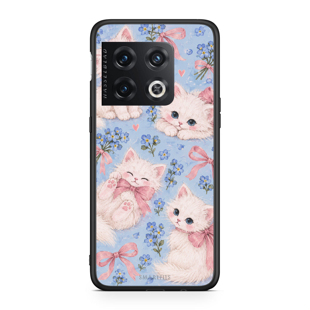 Θήκη OnePlus 10 Pro White Kittens and Blue Flowers Large από τη Smartfits με σχέδιο στο πίσω μέρος και μαύρο περίβλημα | OnePlus 10 Pro White Kittens and Blue Flowers Large case with colorful back and black bezels