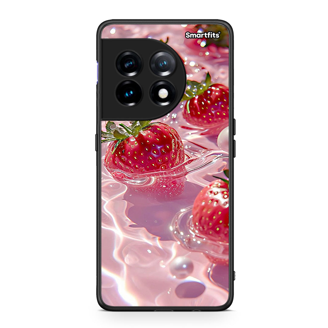 Θήκη OnePlus 11 5G Juicy Strawberries από τη Smartfits με σχέδιο στο πίσω μέρος και μαύρο περίβλημα | OnePlus 11 5G Juicy Strawberries Case with Colorful Back and Black Bezels