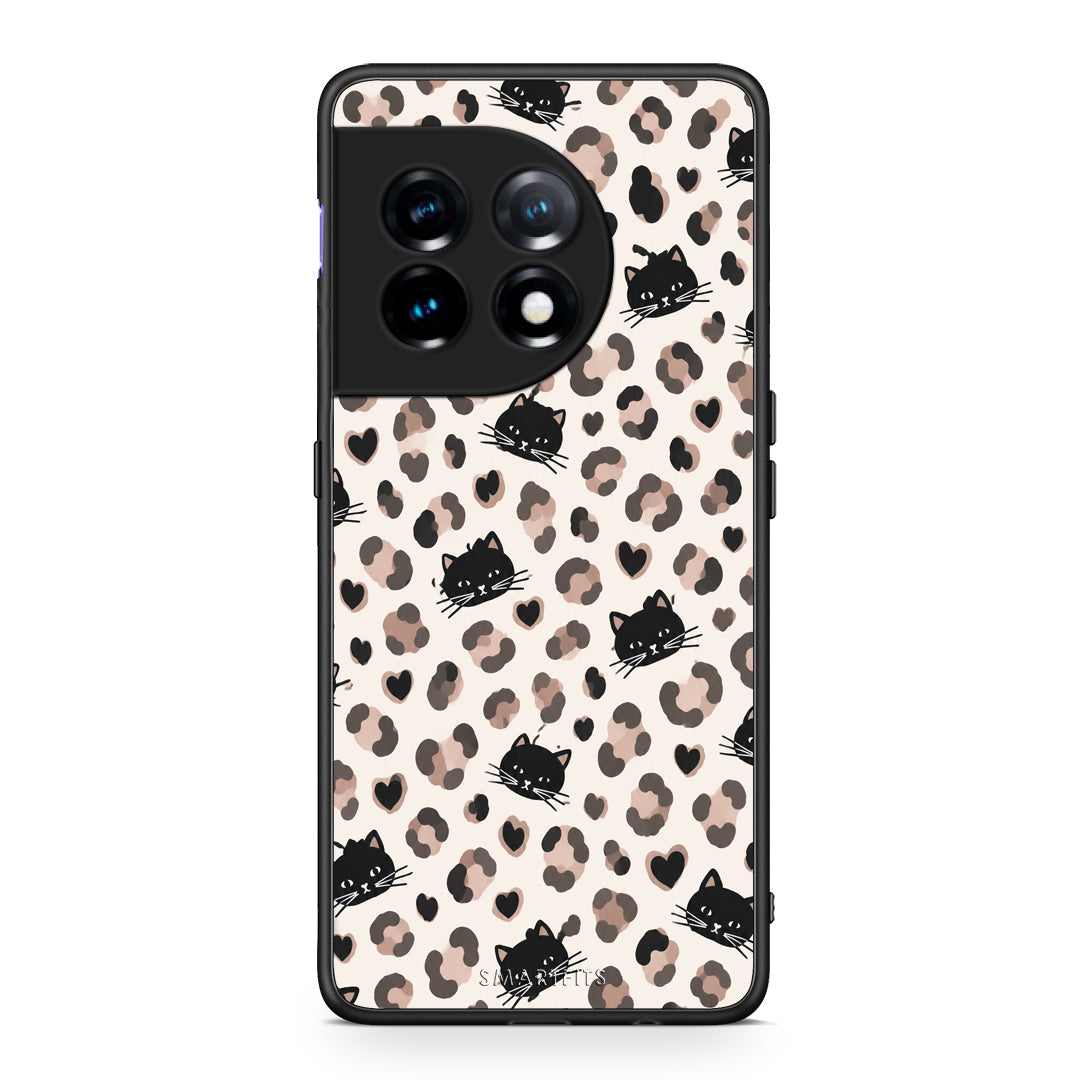 Θήκη OnePlus 11 5G Leopard Spots and Black Cats on Cream από τη Smartfits με σχέδιο στο πίσω μέρος και μαύρο περίβλημα | OnePlus 11 5G Leopard Spots and Black Cats on Cream case with colorful back and black bezels