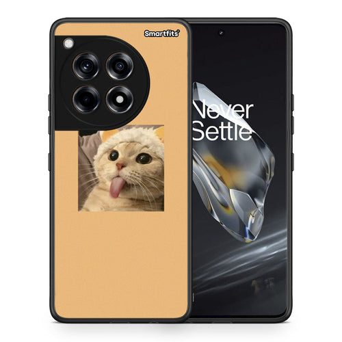 Θήκη OnePlus 12 Cat Tongue από τη Smartfits με σχέδιο στο πίσω μέρος και μαύρο περίβλημα | OnePlus 12 Cat Tongue case with colorful back and black bezels