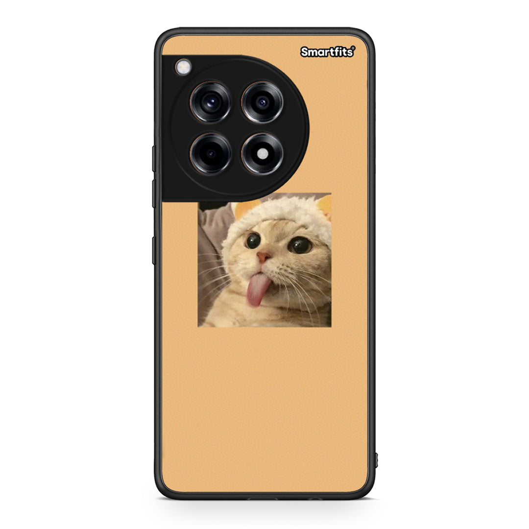 OnePlus 12R 5G Cat Tongue θήκη από τη Smartfits με σχέδιο στο πίσω μέρος και μαύρο περίβλημα | Smartphone case with colorful back and black bezels by Smartfits