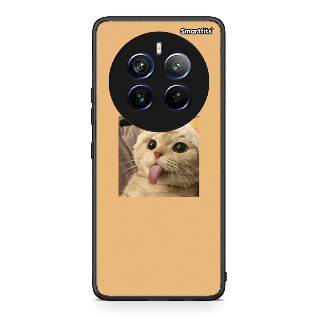 Realme 12 Pro 5G / 12 Pro+ Cat Tongue θήκη από τη Smartfits με σχέδιο στο πίσω μέρος και μαύρο περίβλημα | Smartphone case with colorful back and black bezels by Smartfits