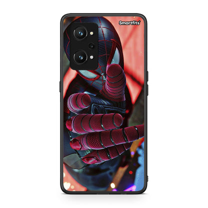 Realme GT Neo 3T Spider Hand Θήκη από τη Smartfits με σχέδιο στο πίσω μέρος και μαύρο περίβλημα | Smartphone case with colorful back and black bezels by Smartfits
