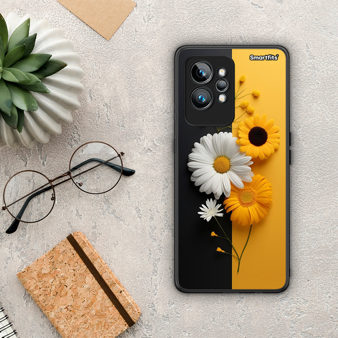 Θήκη Realme GT2 Yellow Daisies από τη Smartfits με σχέδιο στο πίσω μέρος και μαύρο περίβλημα | Realme GT2 Yellow Daisies Case with Colorful Back and Black Bezels