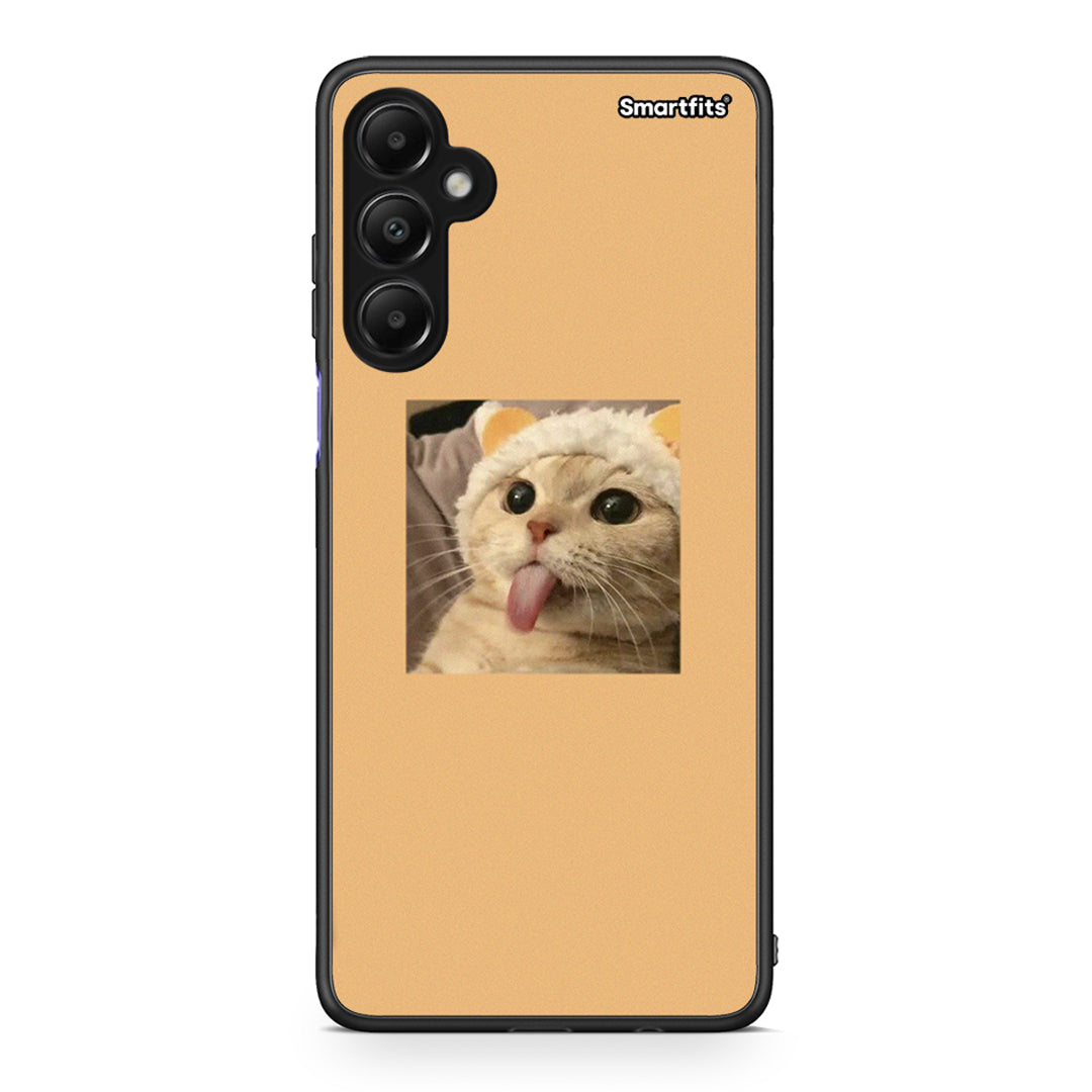 Samsung Galaxy A05s Cat Tongue θήκη από τη Smartfits με σχέδιο στο πίσω μέρος και μαύρο περίβλημα | Smartphone case with colorful back and black bezels by Smartfits