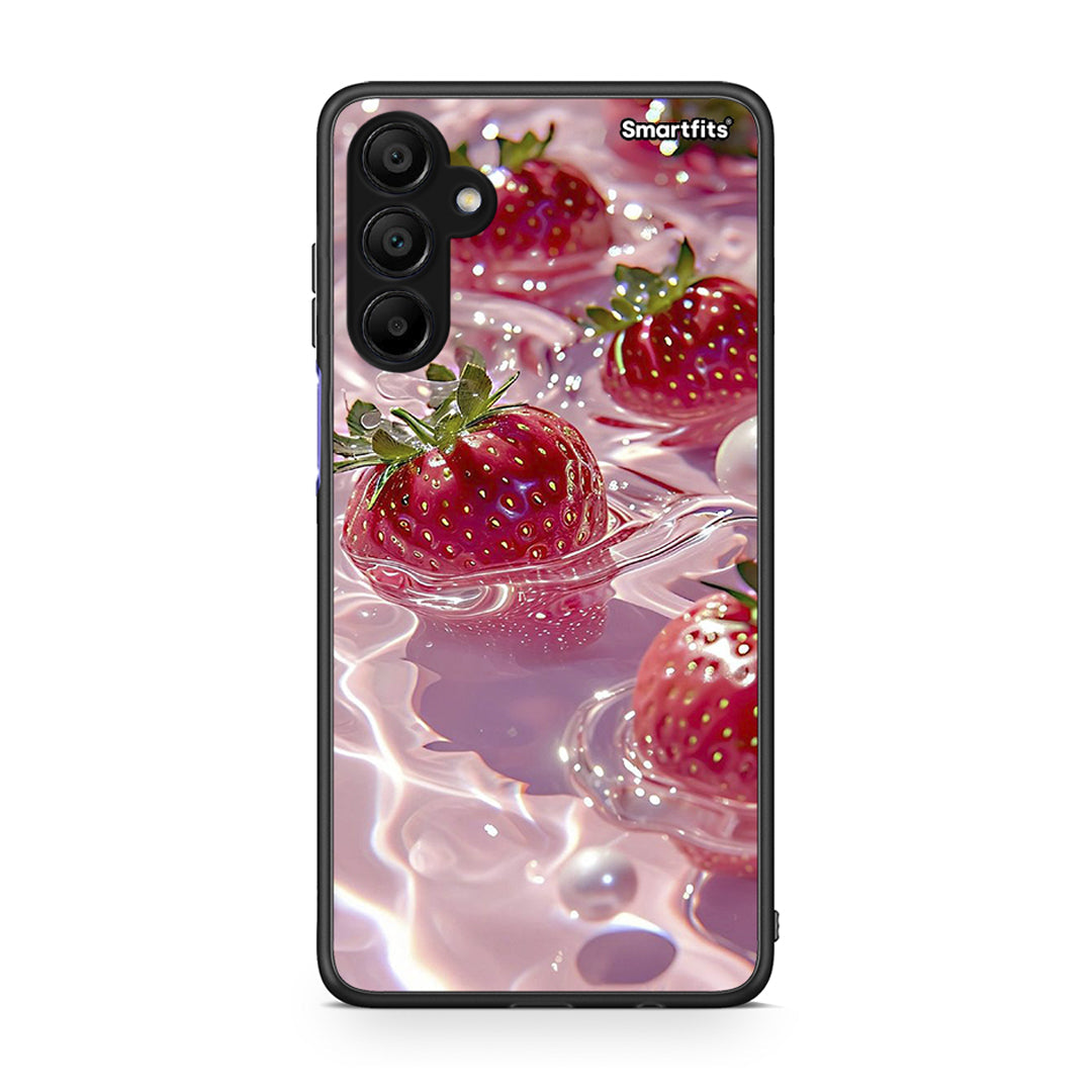Samsung A15 5G Juicy Strawberries θήκη από τη Smartfits με σχέδιο στο πίσω μέρος και μαύρο περίβλημα | Smartphone case with colorful back and black bezels by Smartfits