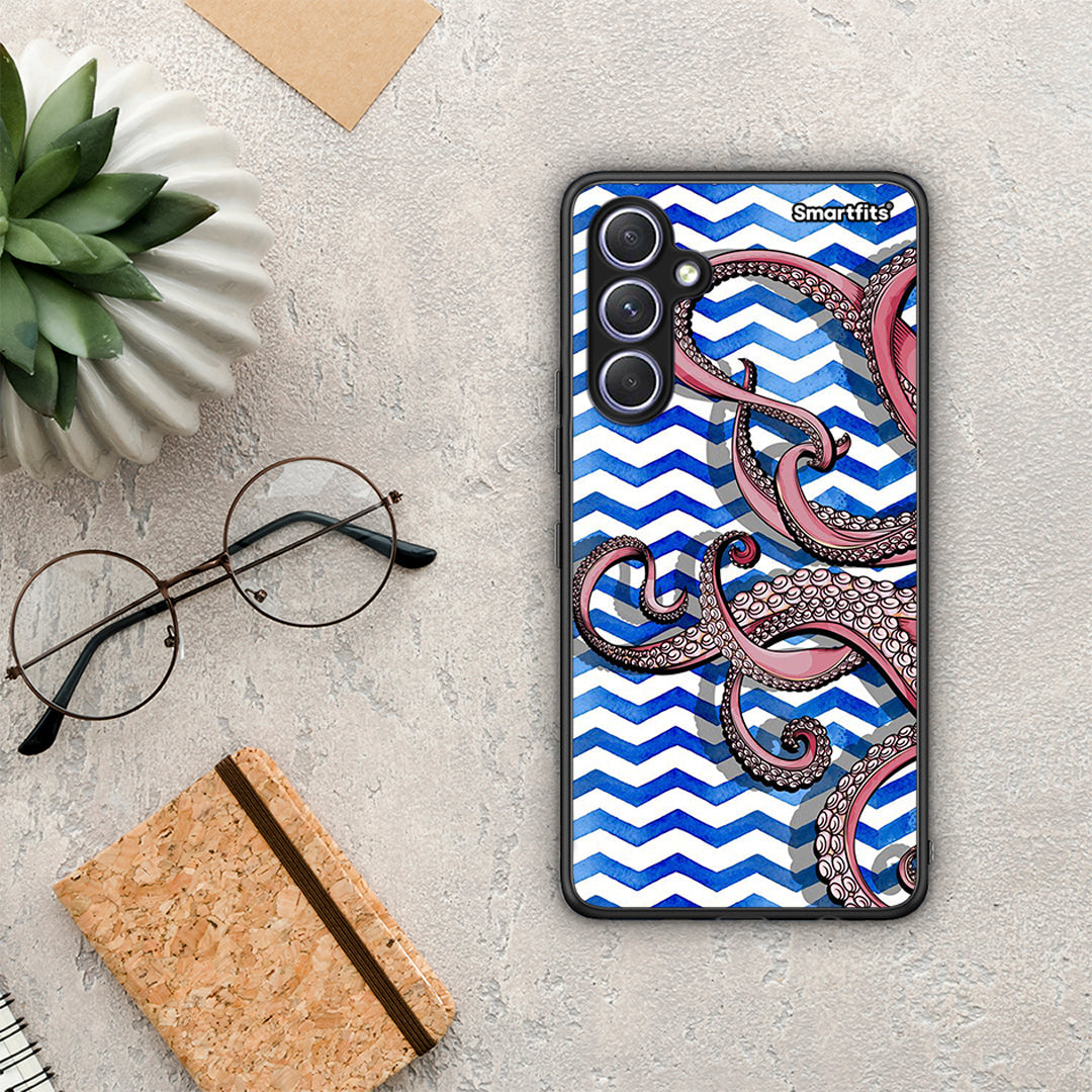 Θήκη Samsung Galaxy A54 Chevron Devilfish από τη Smartfits με σχέδιο στο πίσω μέρος και μαύρο περίβλημα | Samsung Galaxy A54 Chevron Devilfish Case with Colorful Back and Black Bezels