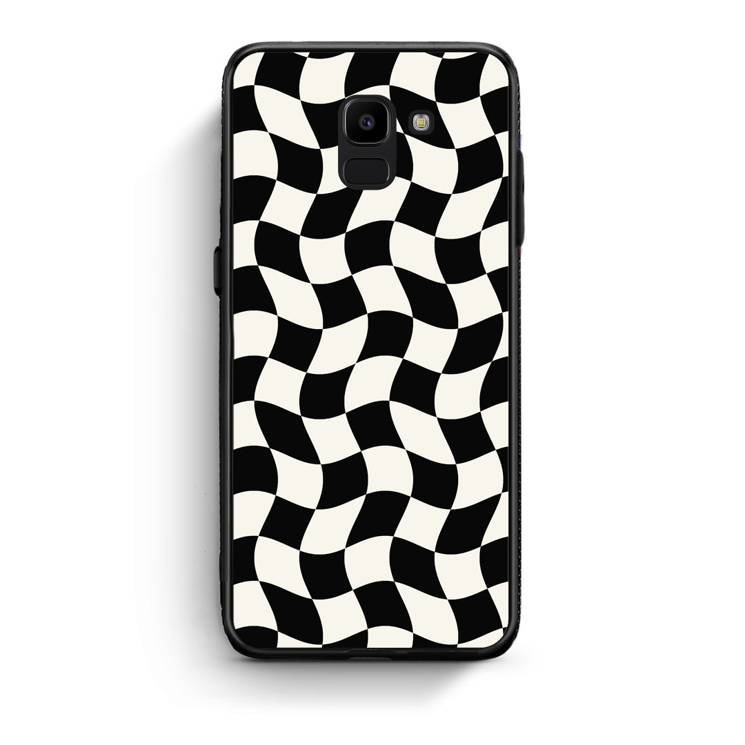 Θήκη Samsung Galaxy J6 Black and Cream Wavy Checkerboard από τη Smartfits με σχέδιο στο πίσω μέρος και μαύρο περίβλημα | Samsung Galaxy J6 Black and Cream Wavy Checkerboard case with colorful back and black bezels