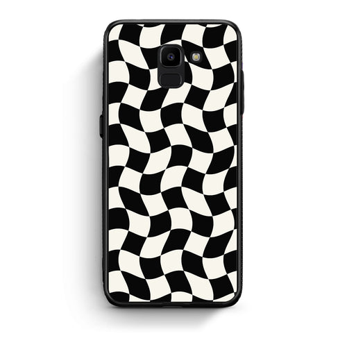 Θήκη Samsung Galaxy J6 Black and Cream Wavy Checkerboard από τη Smartfits με σχέδιο στο πίσω μέρος και μαύρο περίβλημα | Samsung Galaxy J6 Black and Cream Wavy Checkerboard case with colorful back and black bezels