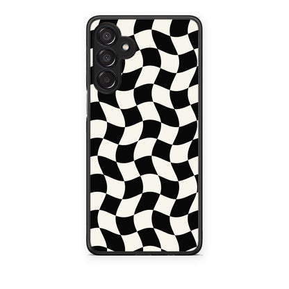 Θήκη Samsung Galaxy M15 Black and Cream Wavy Checkerboard από τη Smartfits με σχέδιο στο πίσω μέρος και μαύρο περίβλημα | Samsung Galaxy M15 Black and Cream Wavy Checkerboard case with colorful back and black bezels