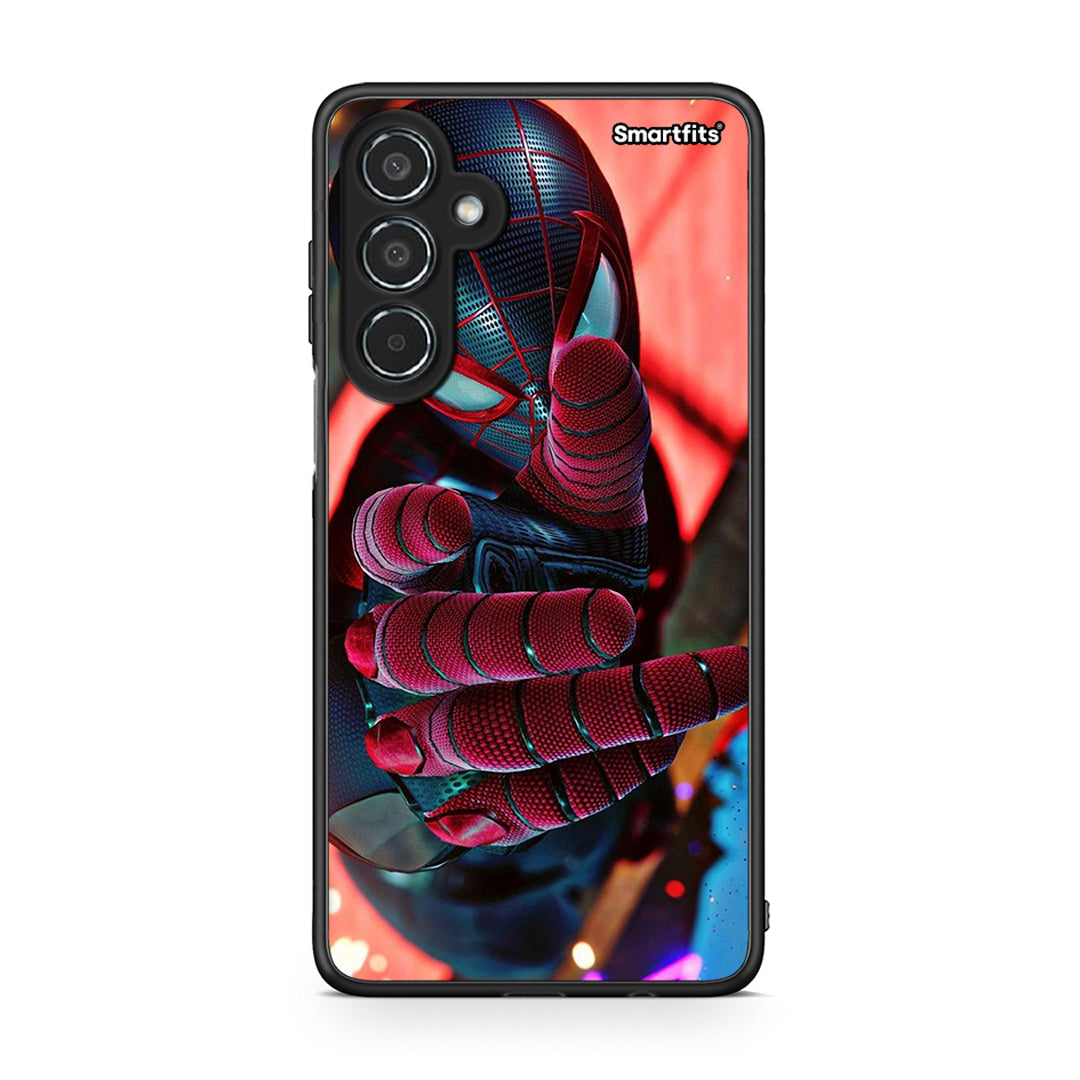 Samsung Galaxy M35 5G Spider Hand Θήκη από τη Smartfits με σχέδιο στο πίσω μέρος και μαύρο περίβλημα | Smartphone case with colorful back and black bezels by Smartfits