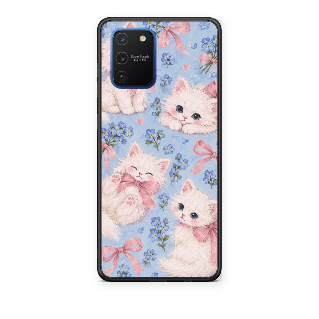 Θήκη Samsung Galaxy S10 Lite White Kittens and Blue Flowers Large από τη Smartfits με σχέδιο στο πίσω μέρος και μαύρο περίβλημα | Samsung Galaxy S10 Lite White Kittens and Blue Flowers Large case with colorful back and black bezels