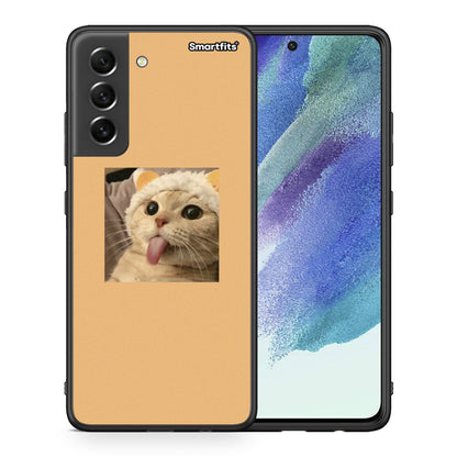 Θήκη Samsung S21 FE Cat Tongue από τη Smartfits με σχέδιο στο πίσω μέρος και μαύρο περίβλημα | Samsung S21 FE Cat Tongue case with colorful back and black bezels