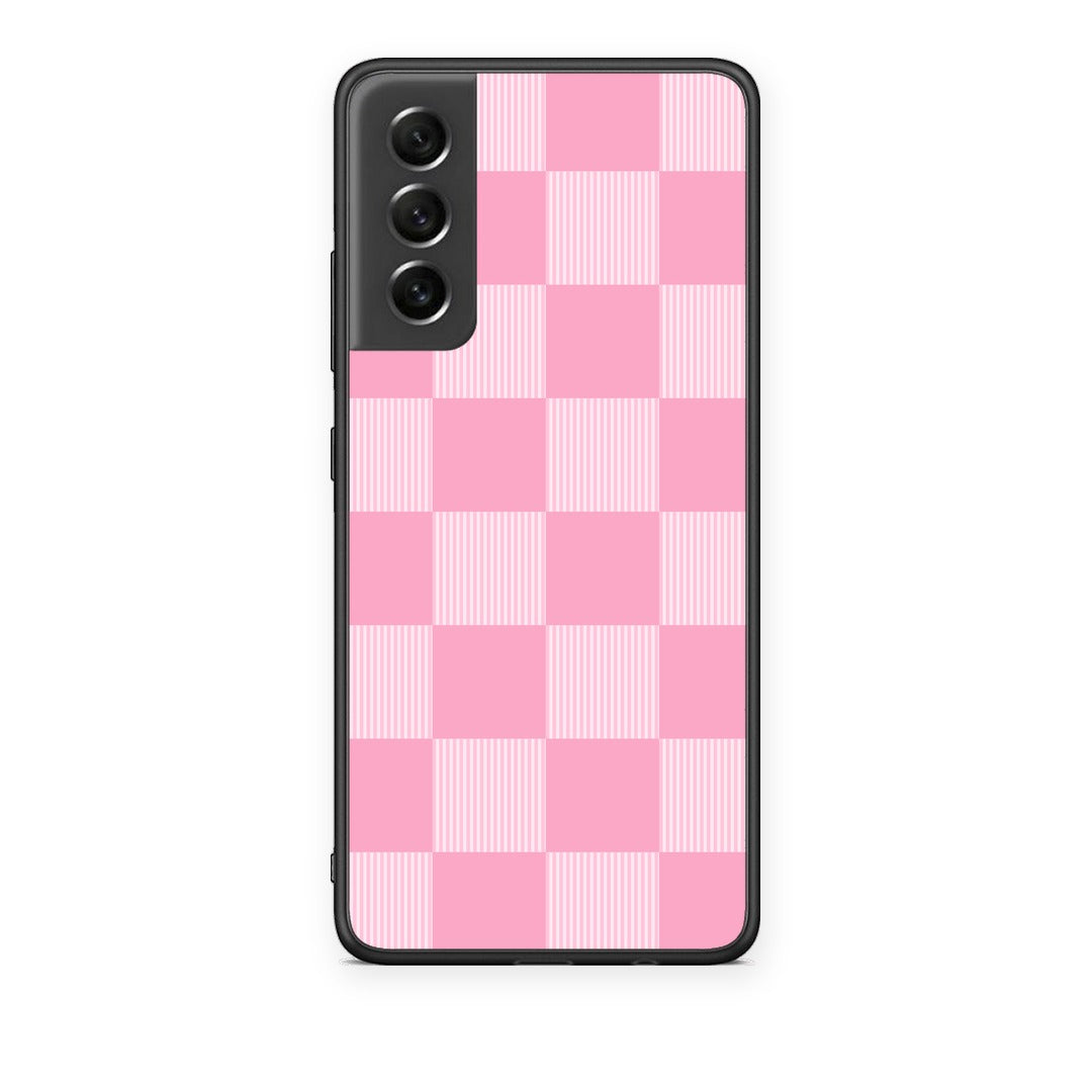 Θήκη Samsung Galaxy S21 FE Pink and White Striped Checks από τη Smartfits με σχέδιο στο πίσω μέρος και μαύρο περίβλημα | Samsung Galaxy S21 FE Pink and White Striped Checks case with colorful back and black bezels