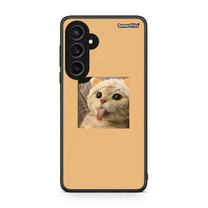 Samsung Galaxy S23 FE Cat Tongue θήκη από τη Smartfits με σχέδιο στο πίσω μέρος και μαύρο περίβλημα | Smartphone case with colorful back and black bezels by Smartfits