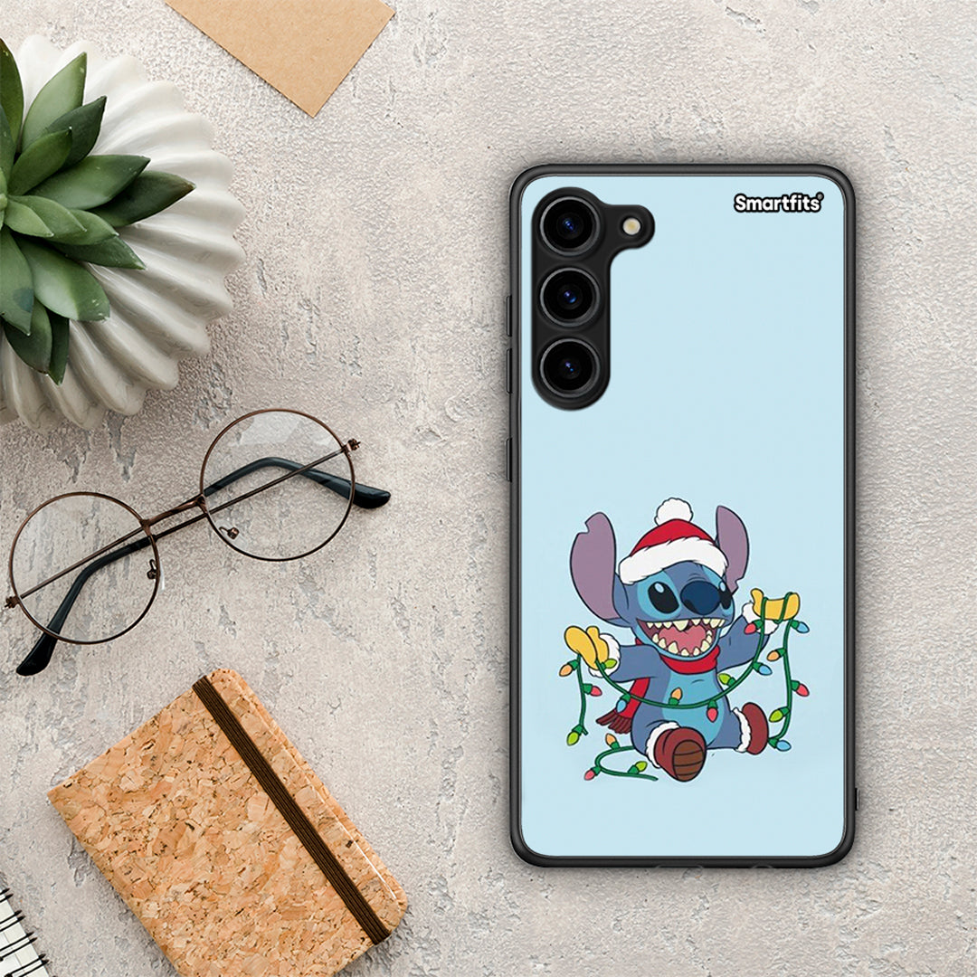 Θήκη Samsung Galaxy S23 Plus Santa Stich από τη Smartfits με σχέδιο στο πίσω μέρος και μαύρο περίβλημα | Samsung Galaxy S23 Plus Santa Stich Case with Colorful Back and Black Bezels