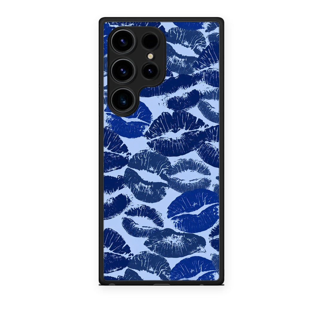 Θήκη Samsung Galaxy S24 Ultra Blue Lipstick Kisses από τη Smartfits με σχέδιο στο πίσω μέρος και μαύρο περίβλημα | Samsung Galaxy S24 Ultra Blue Lipstick Kisses case with colorful back and black bezels