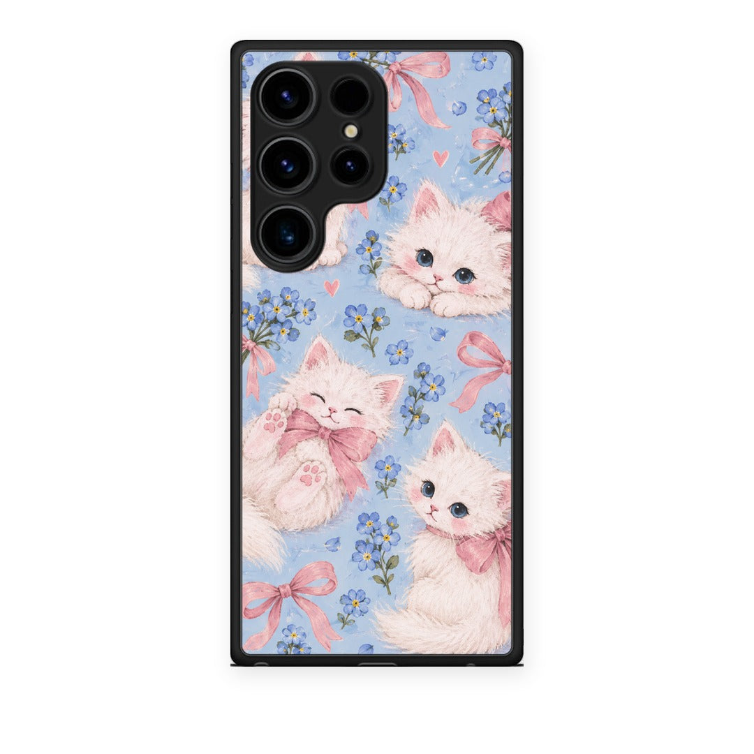 Θήκη Samsung Galaxy S24 Ultra White Kittens and Blue Flowers Large από τη Smartfits με σχέδιο στο πίσω μέρος και μαύρο περίβλημα | Samsung Galaxy S24 Ultra White Kittens and Blue Flowers Large case with colorful back and black bezels