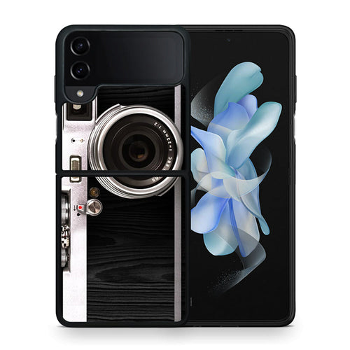 Θήκη Samsung Galaxy Z Flip4 Emily In Paris από τη Smartfits με σχέδιο στο πίσω μέρος και μαύρο περίβλημα | Samsung Galaxy Z Flip4 Emily In Paris case with colorful back and black bezels