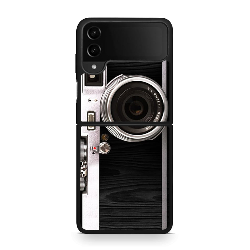 Samsung Galaxy Z Flip4 Emily In Paris θήκη από τη Smartfits με σχέδιο στο πίσω μέρος και μαύρο περίβλημα | Smartphone case with colorful back and black bezels by Smartfits