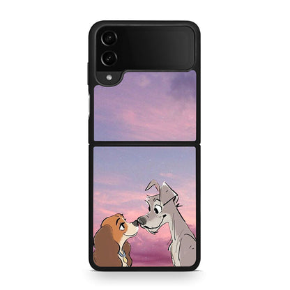 Samsung Galaxy Z Flip4 Lady And Tramp θήκη από τη Smartfits με σχέδιο στο πίσω μέρος και μαύρο περίβλημα | Smartphone case with colorful back and black bezels by Smartfits