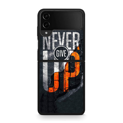 Samsung Galaxy Z Flip4 Never Give Up Θήκη Αγίου Βαλεντίνου από τη Smartfits με σχέδιο στο πίσω μέρος και μαύρο περίβλημα | Smartphone case with colorful back and black bezels by Smartfits