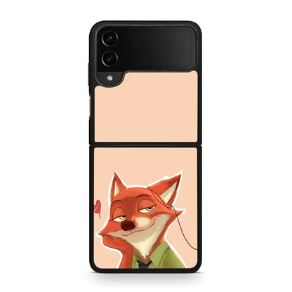 Samsung Galaxy Z Flip4 Nick Wilde And Judy Hopps Love 1 θήκη από τη Smartfits με σχέδιο στο πίσω μέρος και μαύρο περίβλημα | Smartphone case with colorful back and black bezels by Smartfits