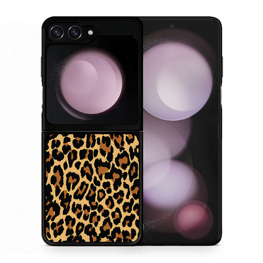 Θήκη Samsung Galaxy Z Flip5 Leopard Animal από τη Smartfits με σχέδιο στο πίσω μέρος και μαύρο περίβλημα | Samsung Galaxy Z Flip5 Leopard Animal case with colorful back and black bezels