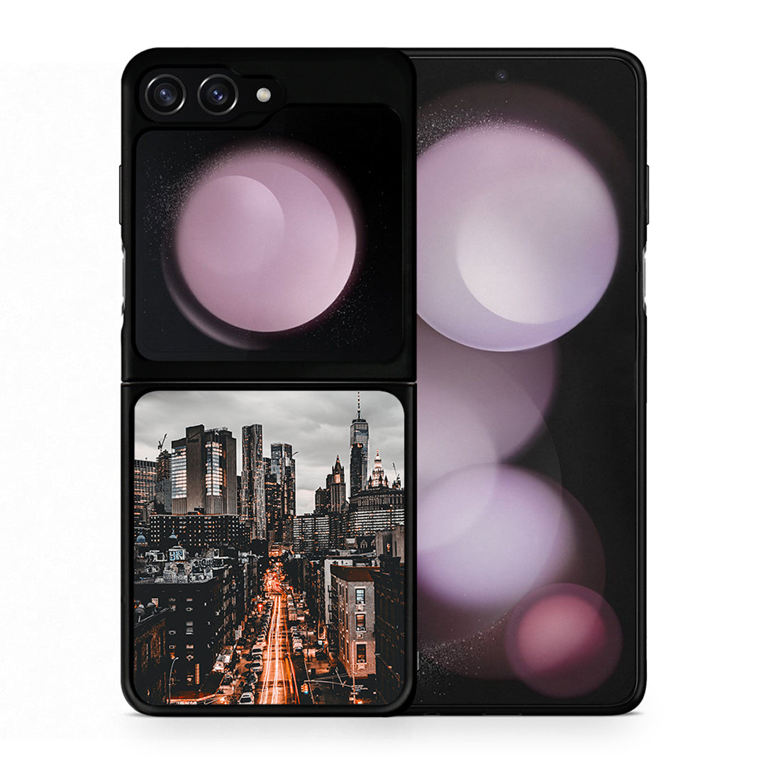 Θήκη Samsung Galaxy Z Flip5 City Lights από τη Smartfits με σχέδιο στο πίσω μέρος και μαύρο περίβλημα | Samsung Galaxy Z Flip5 City Lights case with colorful back and black bezels