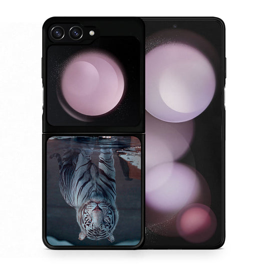Θήκη Samsung Galaxy Z Flip5 Tiger Cute από τη Smartfits με σχέδιο στο πίσω μέρος και μαύρο περίβλημα | Samsung Galaxy Z Flip5 Tiger Cute case with colorful back and black bezels