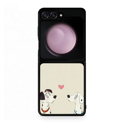 Samsung Galaxy Z Flip5 Dalmatians Love θήκη από τη Smartfits με σχέδιο στο πίσω μέρος και μαύρο περίβλημα | Smartphone case with colorful back and black bezels by Smartfits