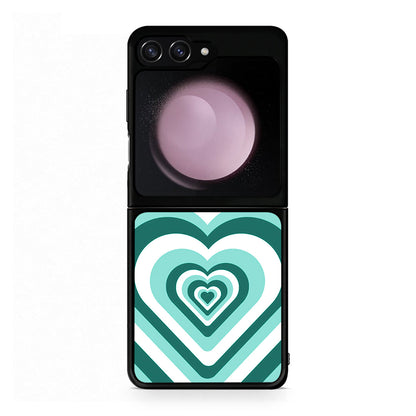 Samsung Galaxy Z Flip5 Green Hearts θήκη από τη Smartfits με σχέδιο στο πίσω μέρος και μαύρο περίβλημα | Smartphone case with colorful back and black bezels by Smartfits