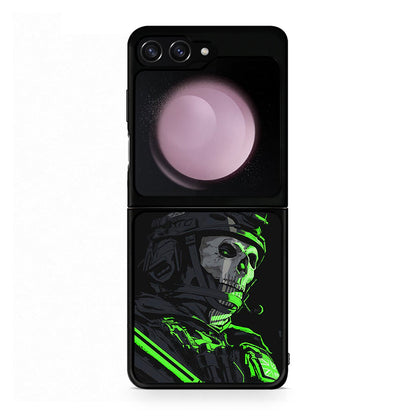Samsung Galaxy Z Flip5 Green Soldier Θήκη Αγίου Βαλεντίνου από τη Smartfits με σχέδιο στο πίσω μέρος και μαύρο περίβλημα | Smartphone case with colorful back and black bezels by Smartfits